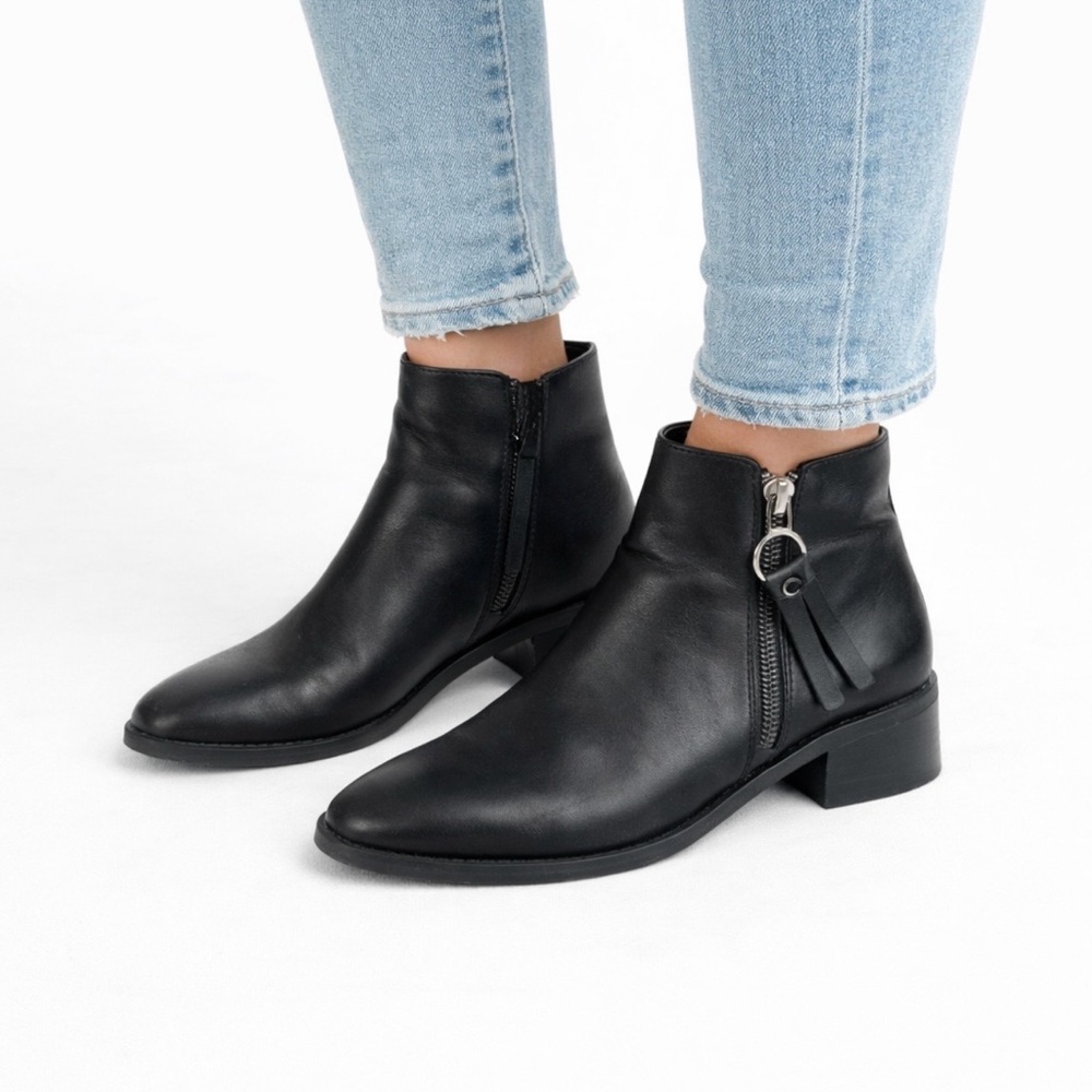 [Steve Madden] Black Dacey Ankle Booties